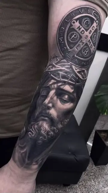 Trabalho de Muell Machado em religioso